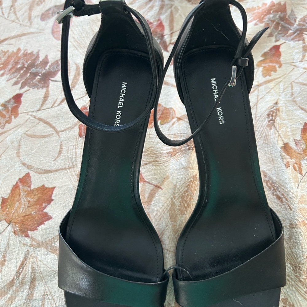 NWOT Michael Kors women’s Jaida heeled sandal in black, size 9 1/2